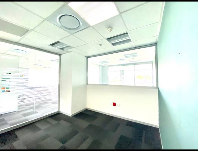452M² OFFICE TO LET IN FOURWAYS